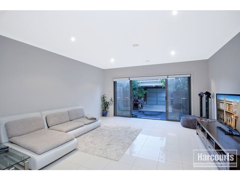 10 Dealbata lane, Pakenham VIC 3810