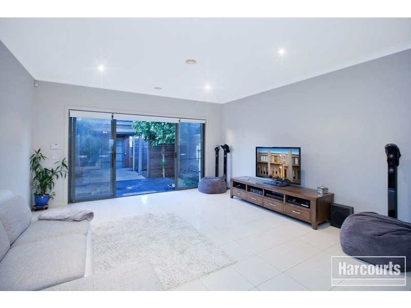 10 Dealbata lane, Pakenham VIC 3810