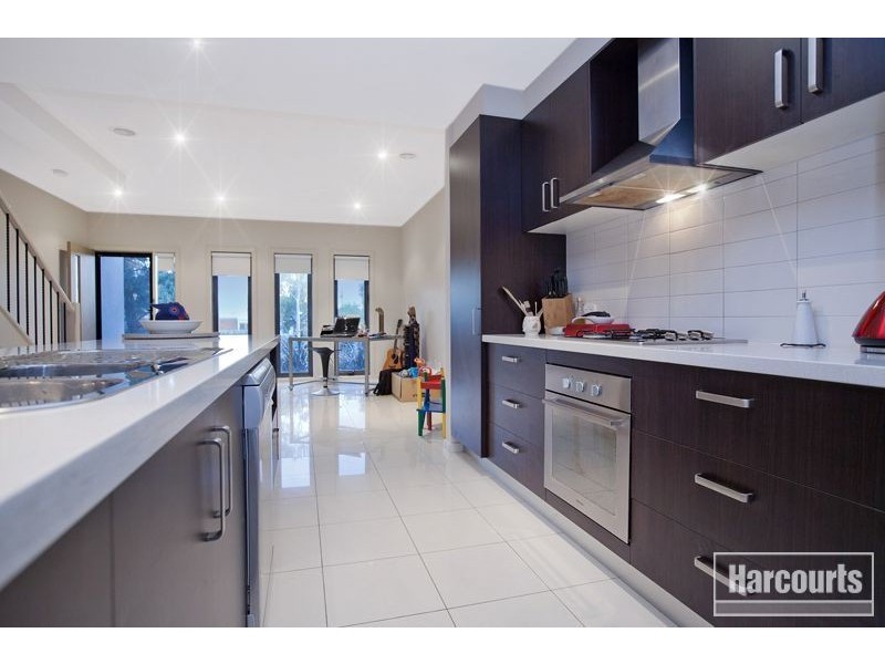 10 Dealbata lane, Pakenham VIC 3810