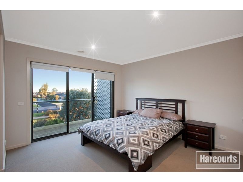 10 Dealbata lane, Pakenham VIC 3810