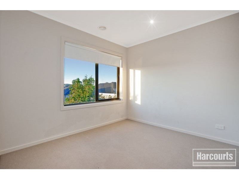 10 Dealbata lane, Pakenham VIC 3810