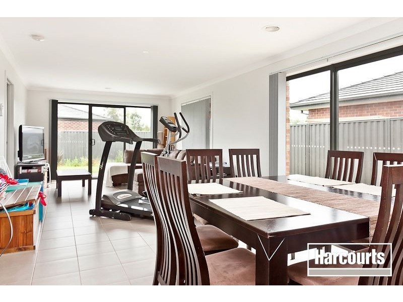 7 Wild Cherry Avenue, Pakenham VIC 3810