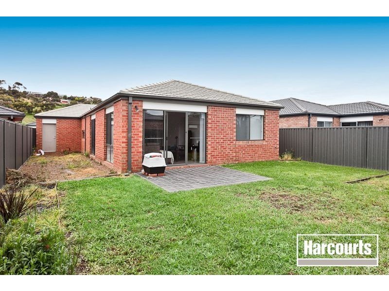 7 Wild Cherry Avenue, Pakenham VIC 3810