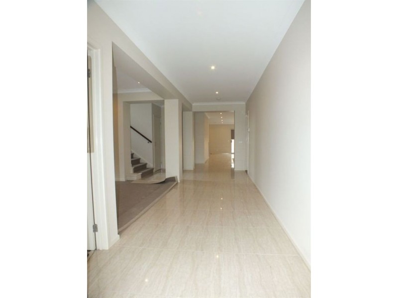 31 Peridot Ave, Officer VIC 3809