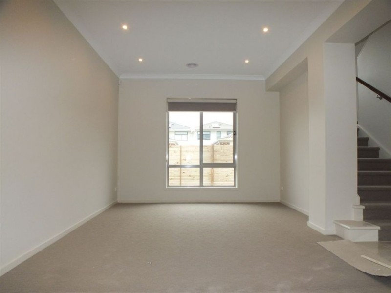 31 Peridot Ave, Officer VIC 3809