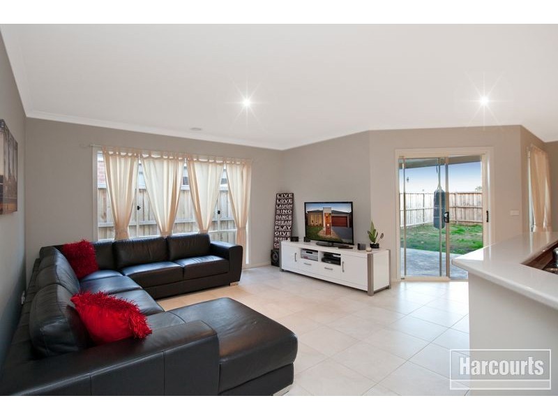 10 Raven Court, Pakenham VIC 3810