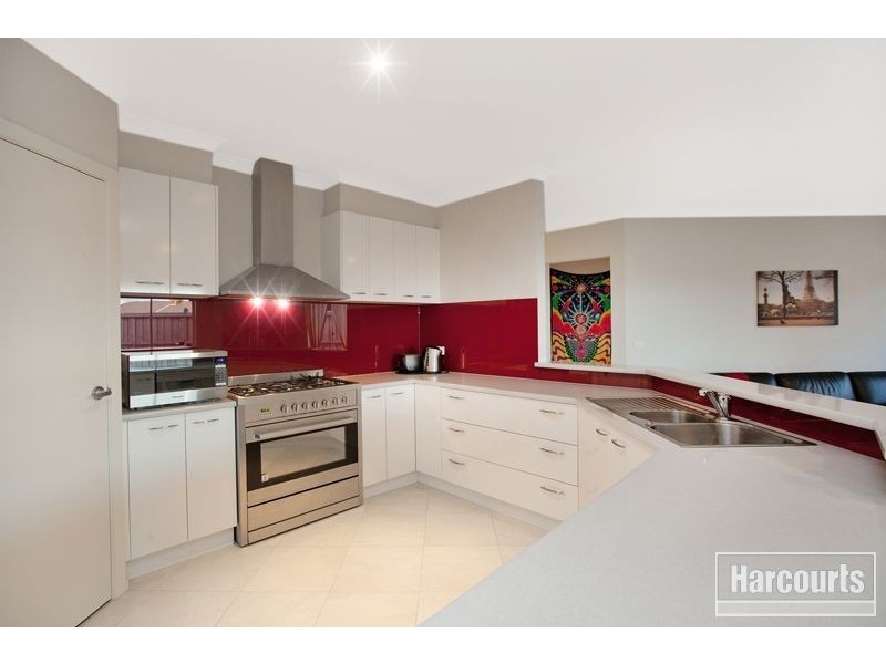 10 Raven Court, Pakenham VIC 3810