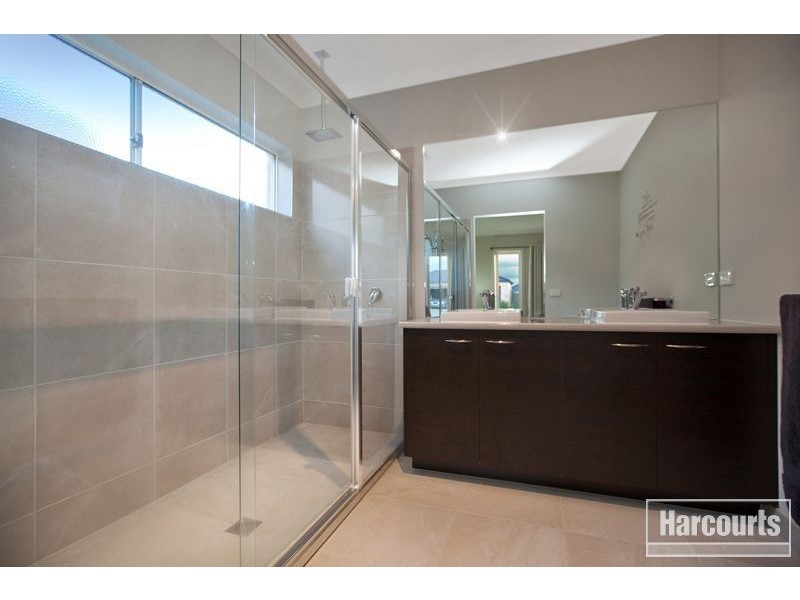 10 Raven Court, Pakenham VIC 3810