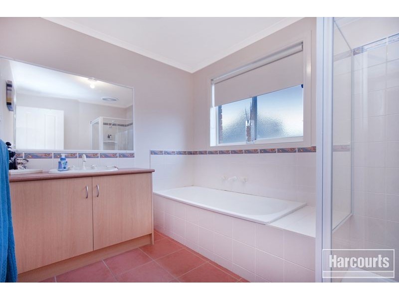 29 Pommel Street, Pakenham VIC 3810