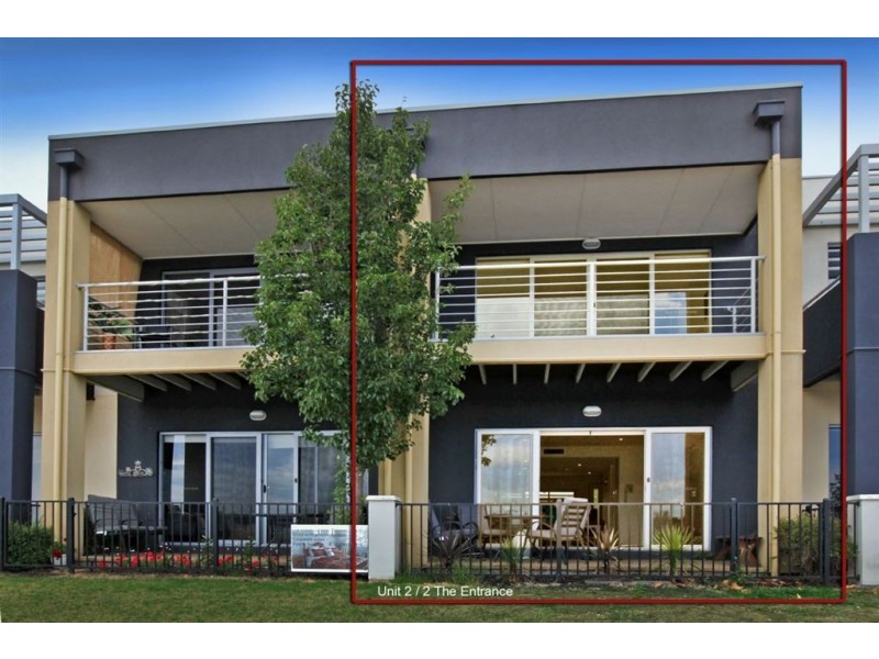2/2 The Entrance, Pakenham VIC 3810