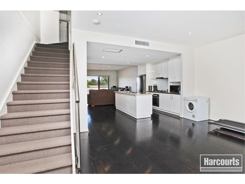 2/2 The Entrance, Pakenham VIC 3810