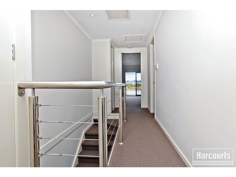 2/2 The Entrance, Pakenham VIC 3810