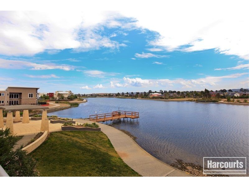 2/2 The Entrance, Pakenham VIC 3810