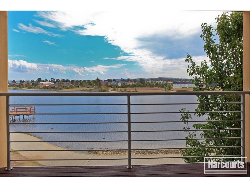 2/2 The Entrance, Pakenham VIC 3810