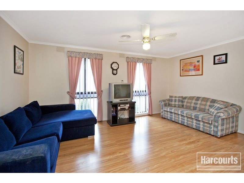 2/83 Henry Street, Pakenham VIC 3810