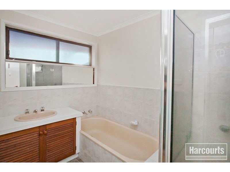 2/83 Henry Street, Pakenham VIC 3810