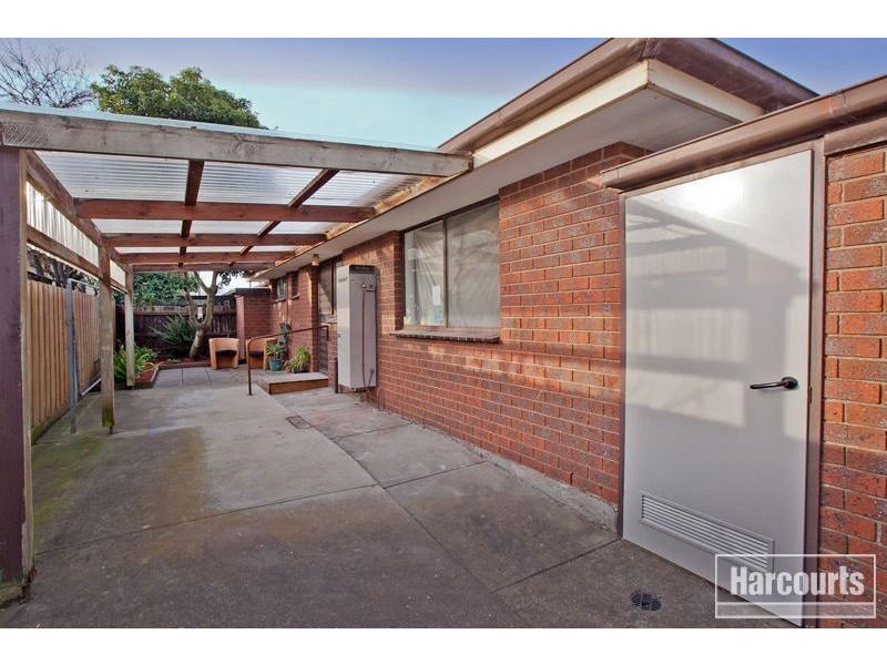 2/83 Henry Street, Pakenham VIC 3810