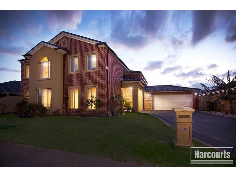 8 Sheoak Court, Pakenham VIC 3810