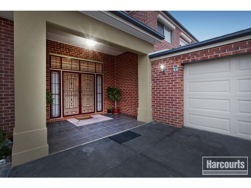 8 Sheoak Court, Pakenham VIC 3810