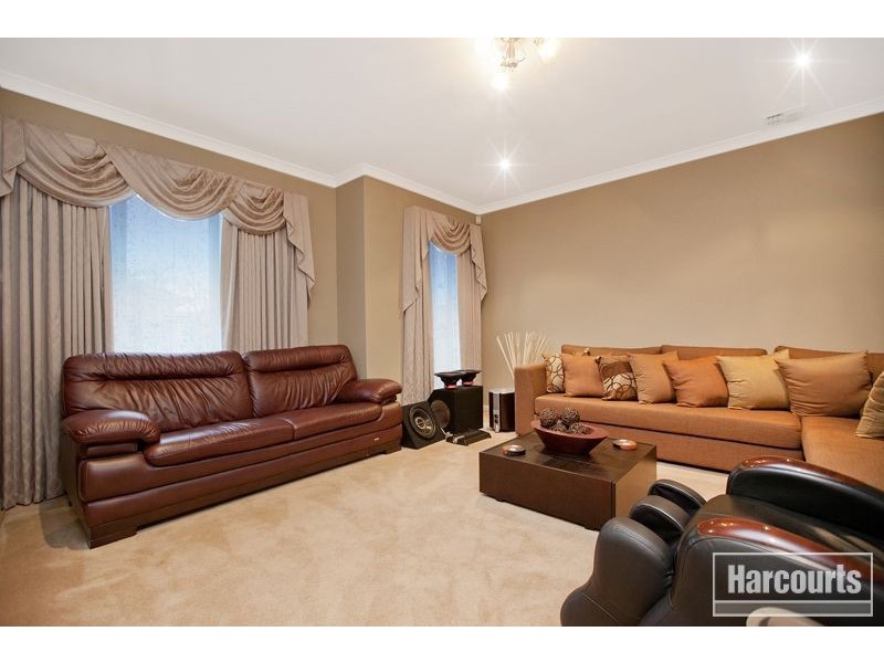 8 Sheoak Court, Pakenham VIC 3810