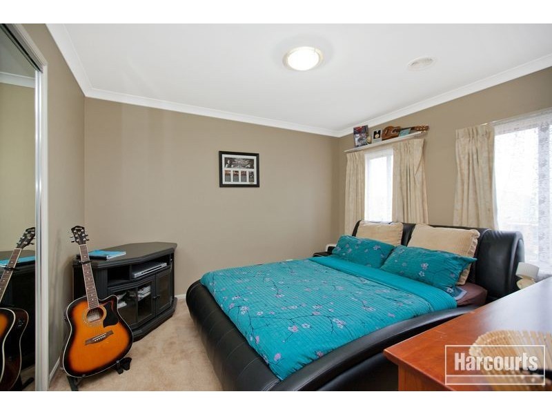 8 Sheoak Court, Pakenham VIC 3810