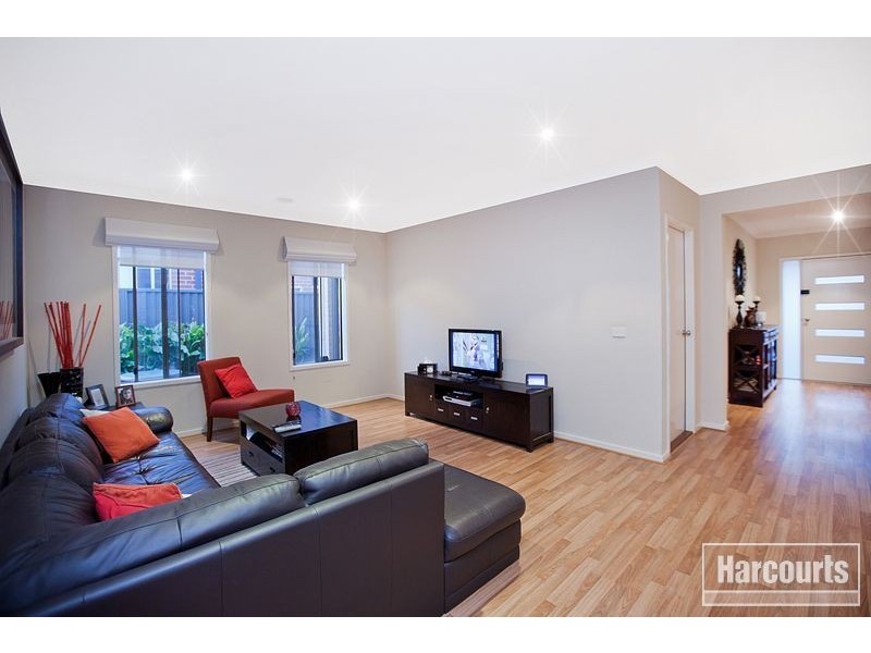 9 Platt Close, Pakenham VIC 3810