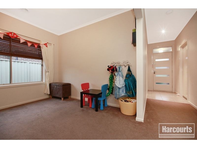 19 Honeysuckle Close, Pakenham VIC 3810