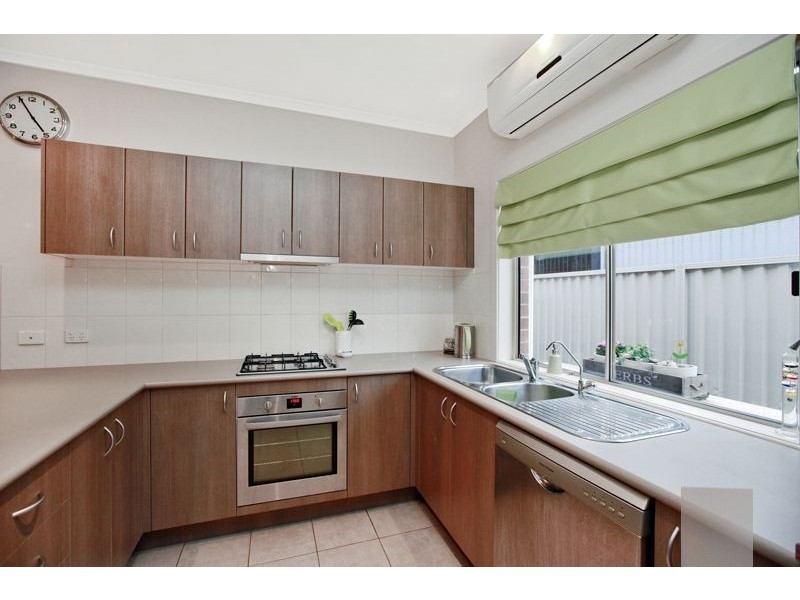 19 Honeysuckle Close, Pakenham VIC 3810