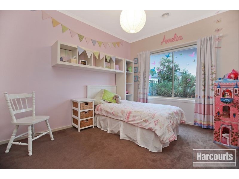 19 Honeysuckle Close, Pakenham VIC 3810