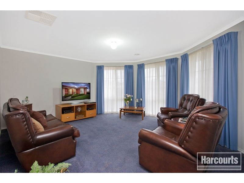 26 Bluehills Boulevard, Pakenham VIC 3810