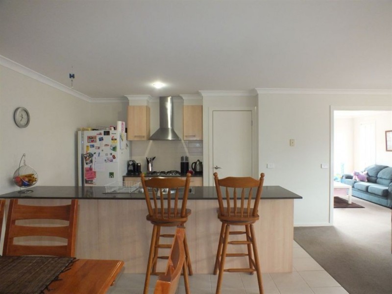 36 Victoria Place, Pakenham VIC 3810