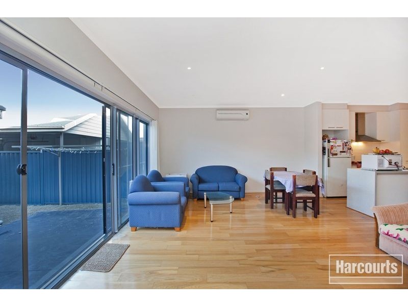 6 Acorn Lane, Pakenham VIC 3810