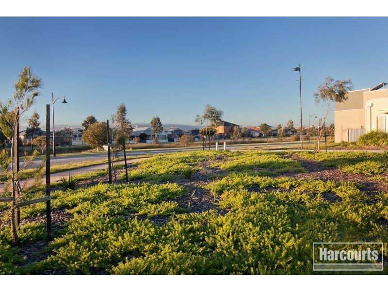 6 Acorn Lane, Pakenham VIC 3810