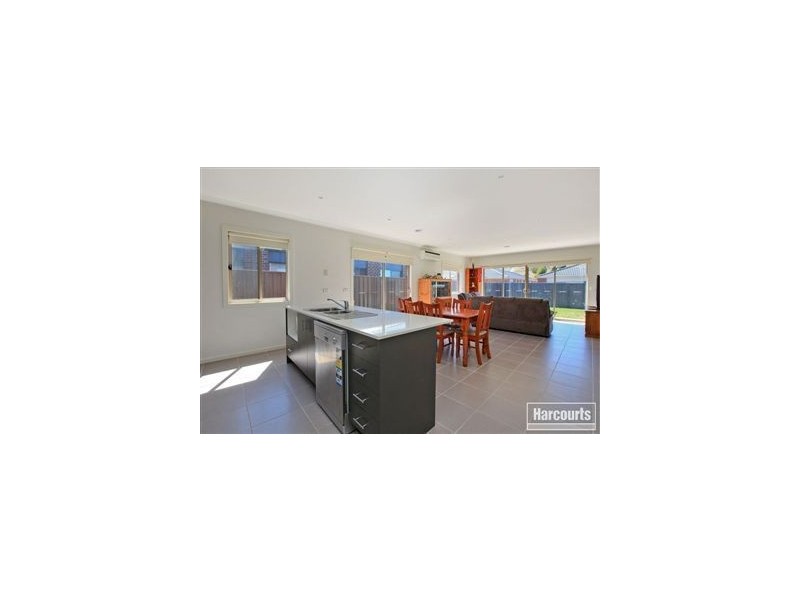 11 Maya Street, Pakenham VIC 3810