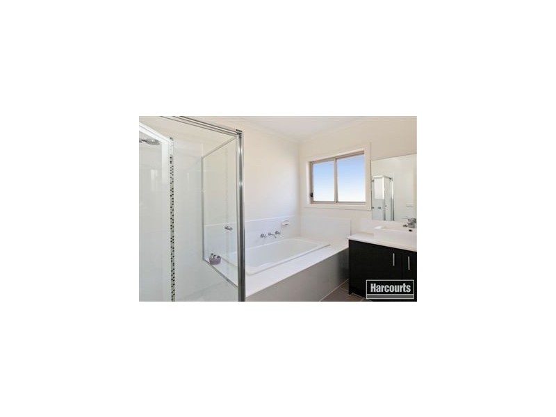 11 Maya Street, Pakenham VIC 3810