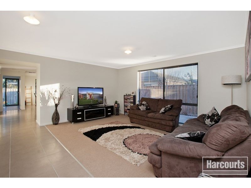 4 Kimberley Grove, Pakenham VIC 3810