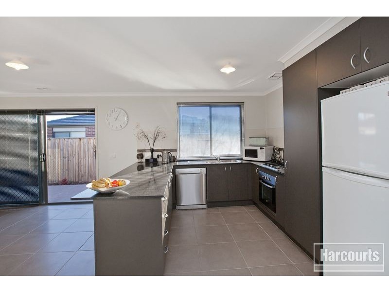 4 Kimberley Grove, Pakenham VIC 3810