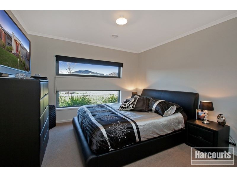 4 Kimberley Grove, Pakenham VIC 3810