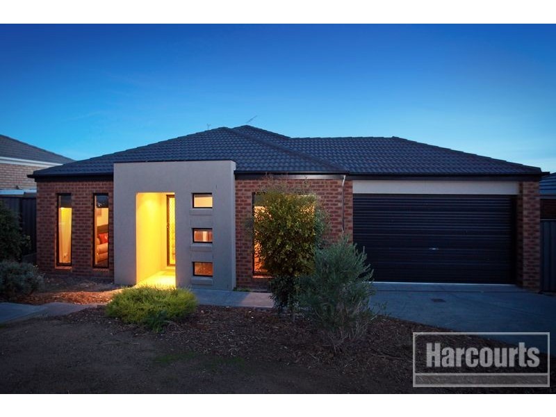 30 Caspian Chase, Pakenham VIC 3810