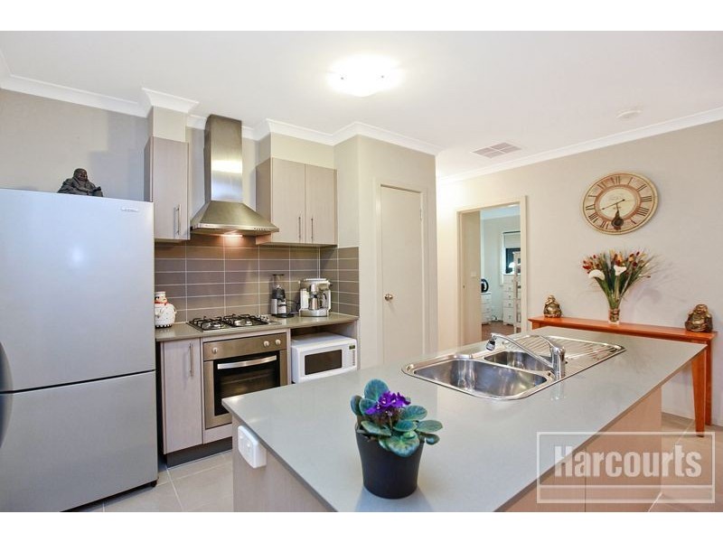 30 Caspian Chase, Pakenham VIC 3810