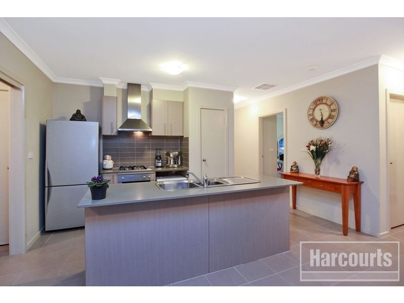 30 Caspian Chase, Pakenham VIC 3810