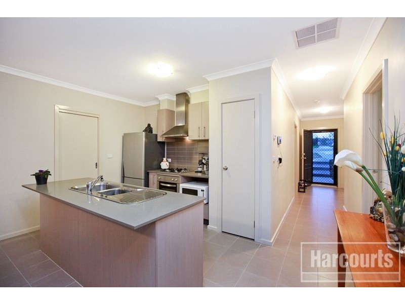 30 Caspian Chase, Pakenham VIC 3810