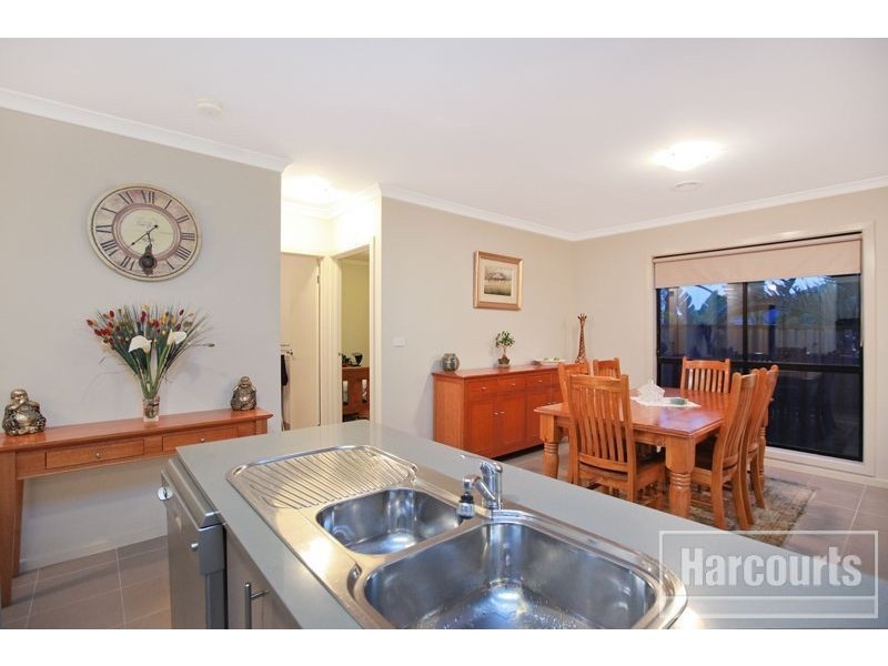 30 Caspian Chase, Pakenham VIC 3810