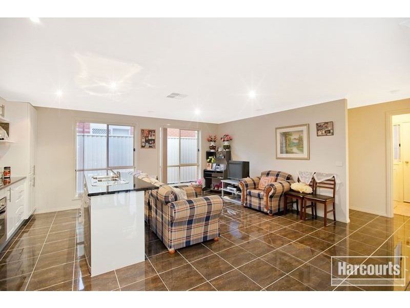 4 Penarie Place, Pakenham VIC 3810