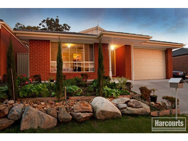 4 Penarie Place, Pakenham VIC 3810