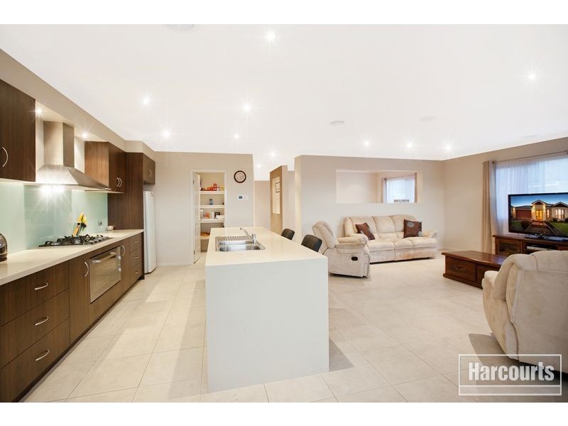 100 Windermere Boulevard, Pakenham VIC 3810