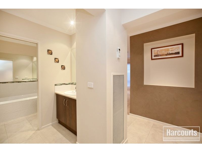 100 Windermere Boulevard, Pakenham VIC 3810