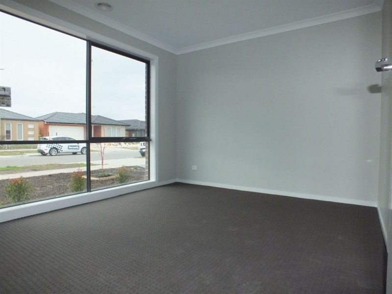 4 Turnbridge Road, Officer VIC 3809