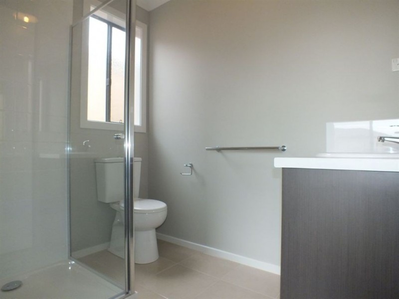 4 Turnbridge Road, Officer VIC 3809