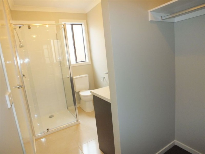 4 Turnbridge Road, Officer VIC 3809